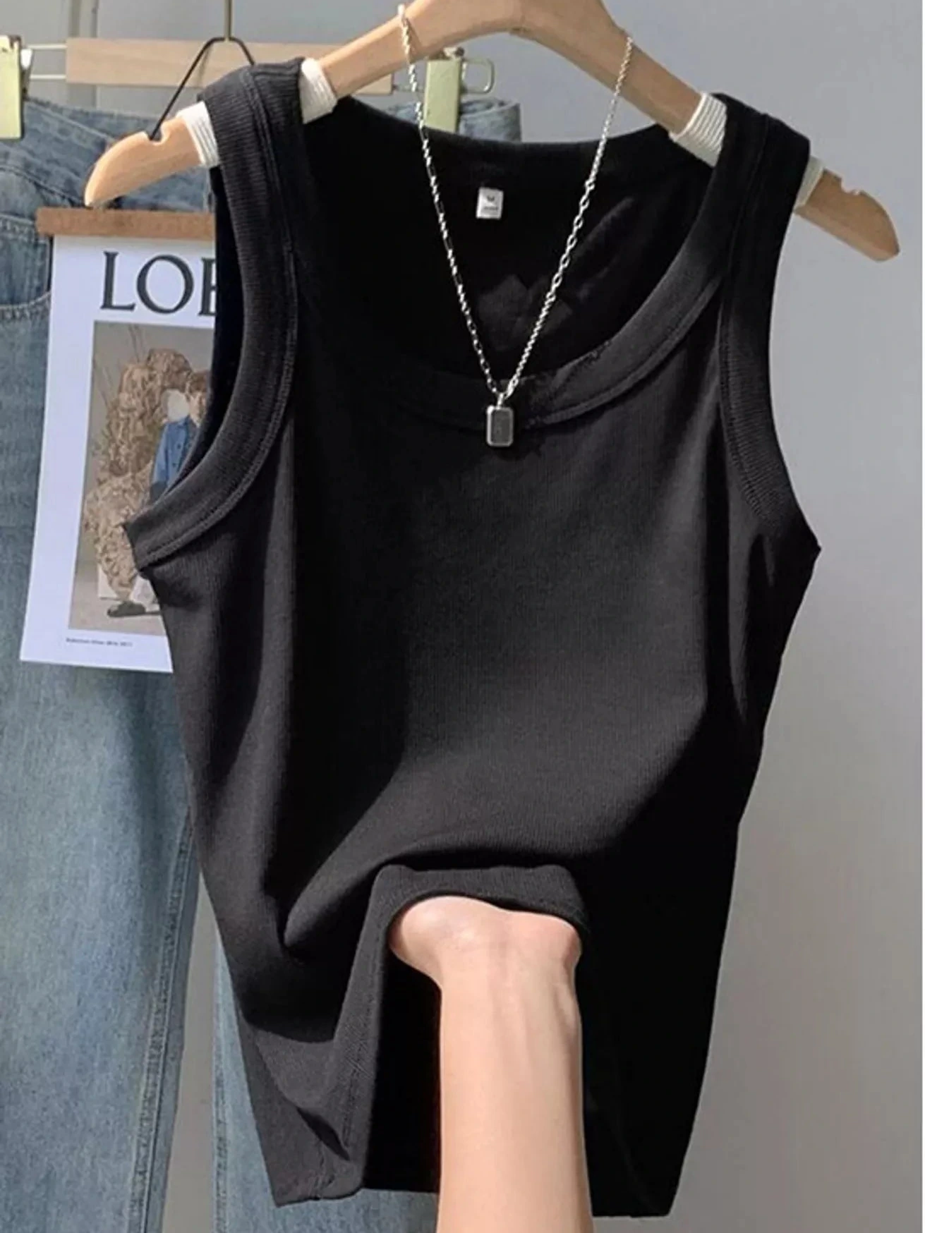 U-Neckline Tank product photo