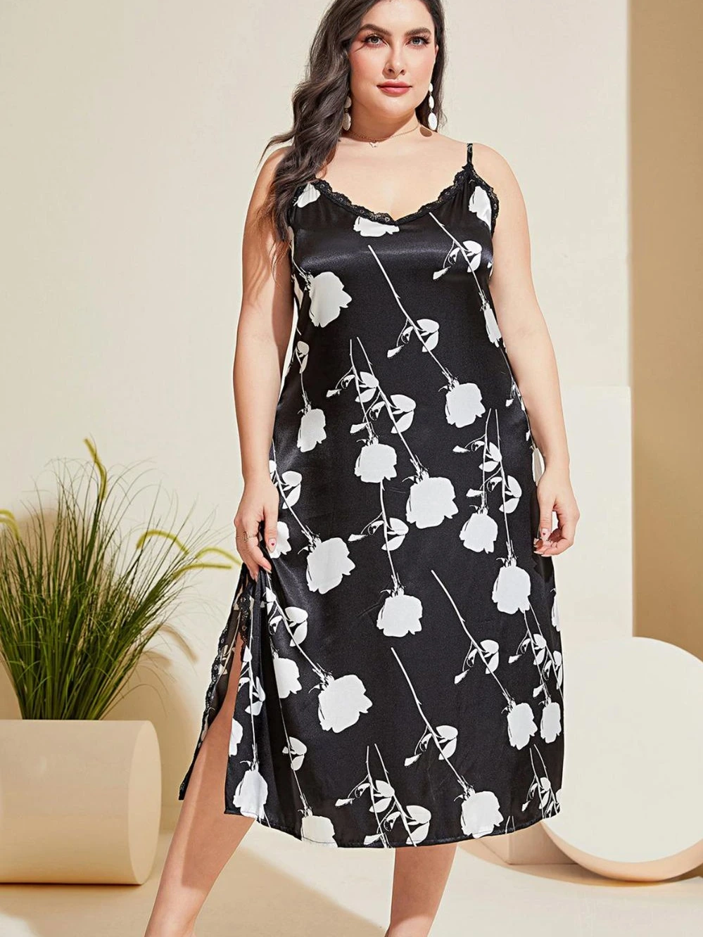 Plus Size Floral Lace Trim Side Slit Night Dress product photo